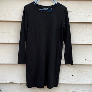 Simplicity! Timeless little black dress.